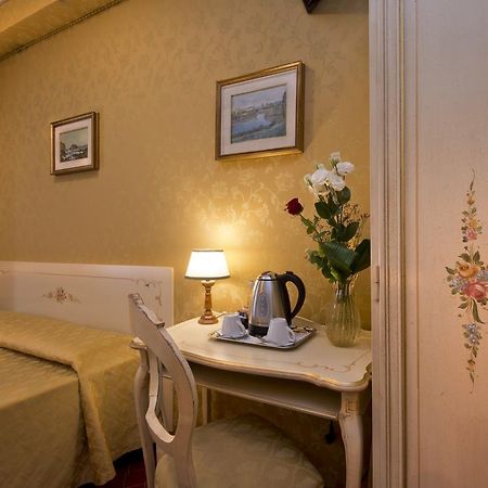 Hotel Mignon Venesia Bagian luar foto