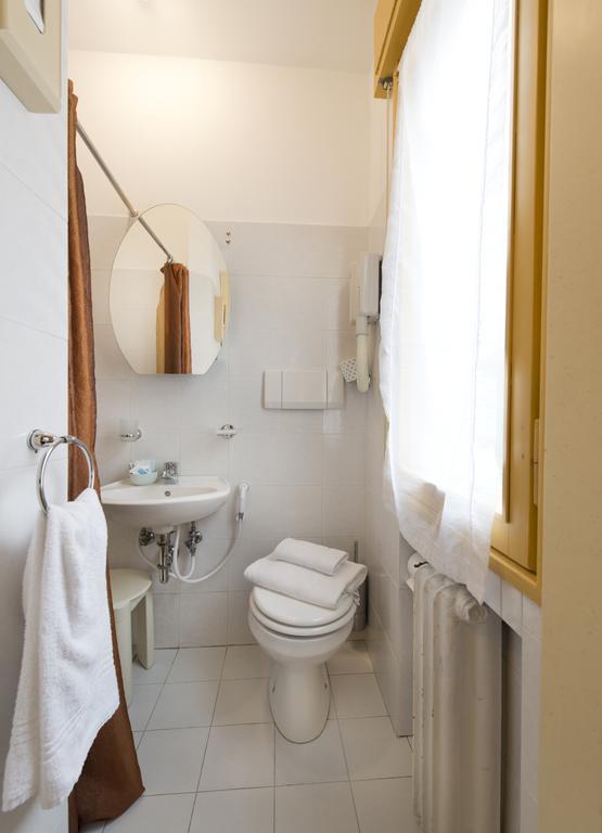 Hotel Mignon Venesia Ruang foto