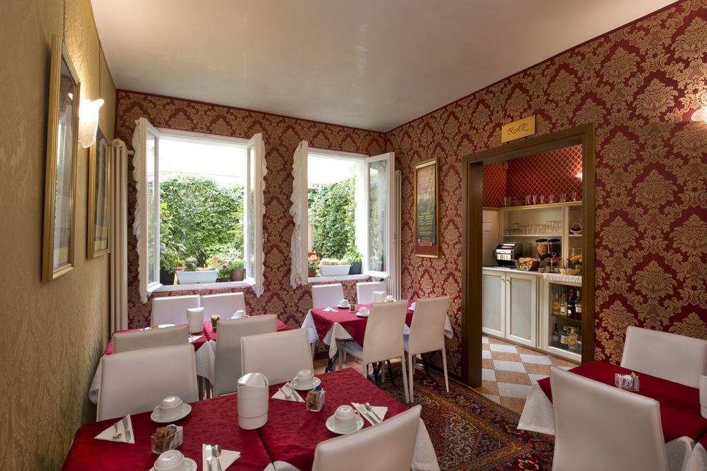 Hotel Mignon Venesia Bagian luar foto
