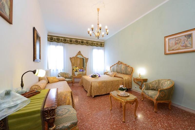 Hotel Mignon Venesia Bagian luar foto