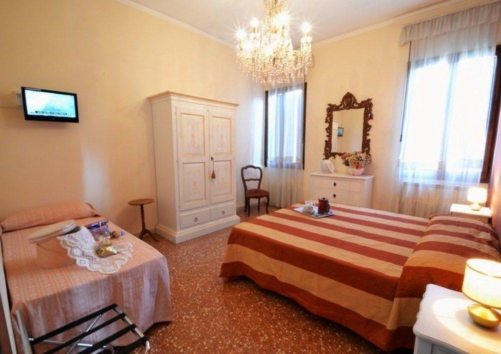 Hotel Mignon Venesia Bagian luar foto