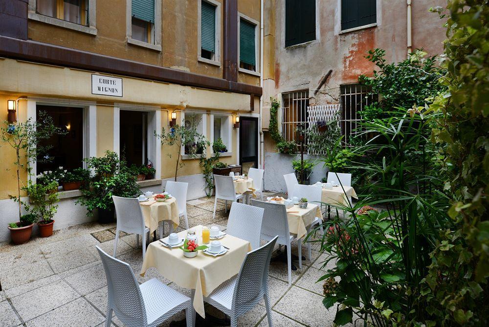 Hotel Mignon Venesia Bagian luar foto