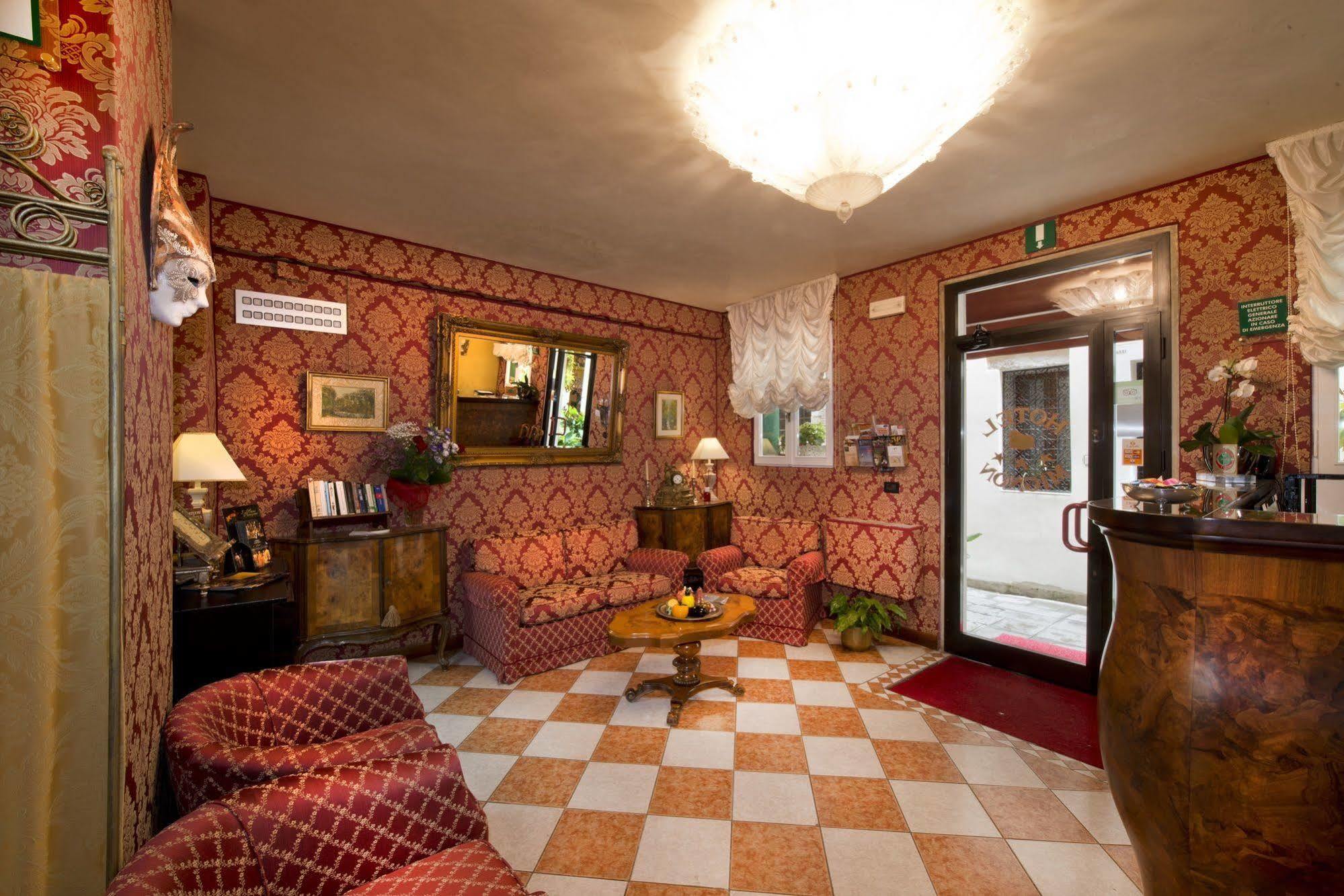 Hotel Mignon Venesia Bagian luar foto