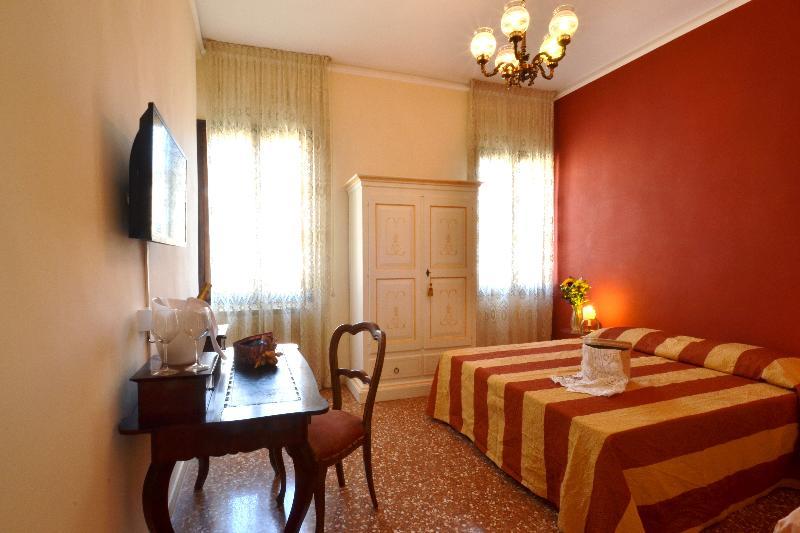 Hotel Mignon Venesia Bagian luar foto