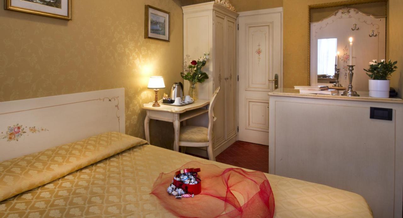 Hotel Mignon Venesia Bagian luar foto
