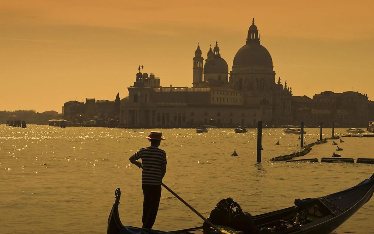 Hotel Mignon Venesia Bagian luar foto