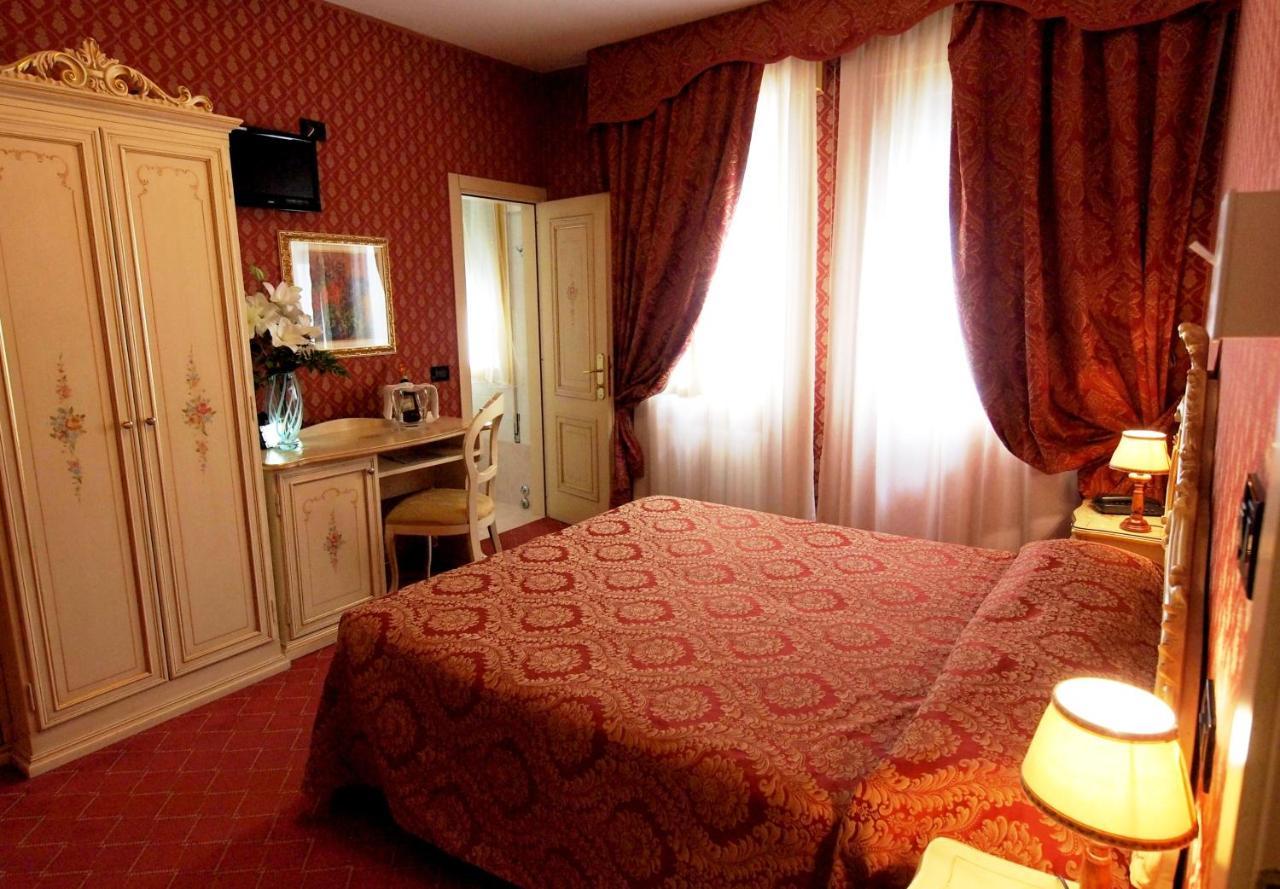 Hotel Mignon Venesia Bagian luar foto