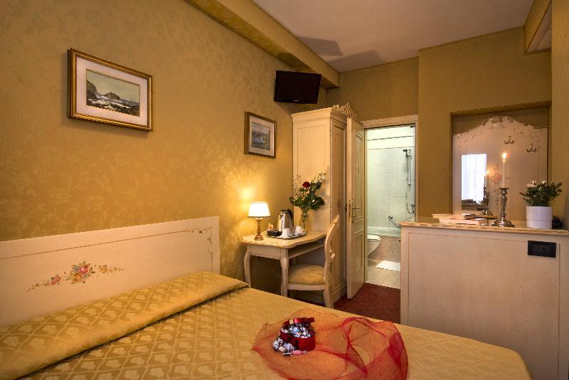 Hotel Mignon Venesia Bagian luar foto