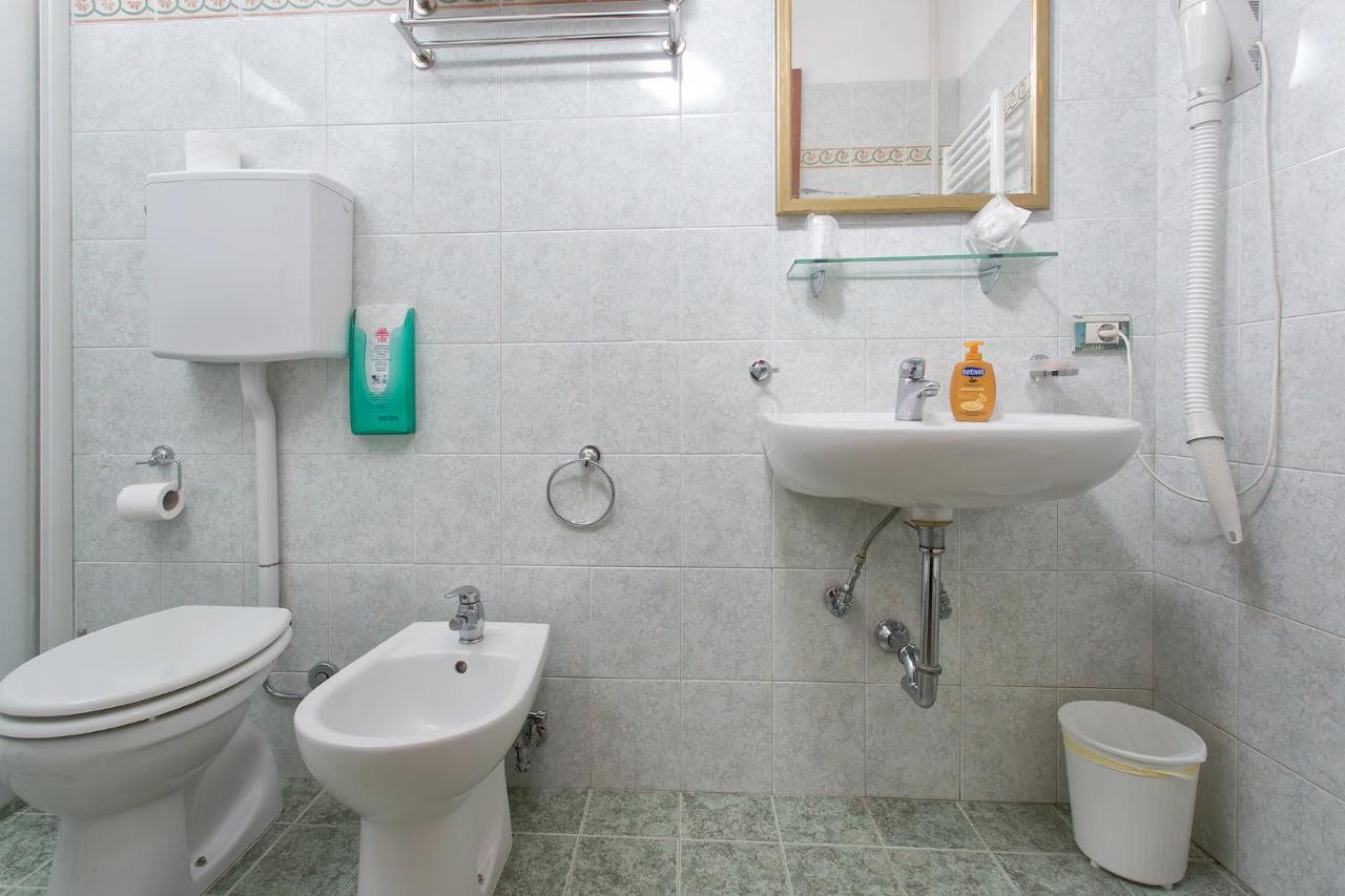 Hotel Mignon Venesia Bagian luar foto