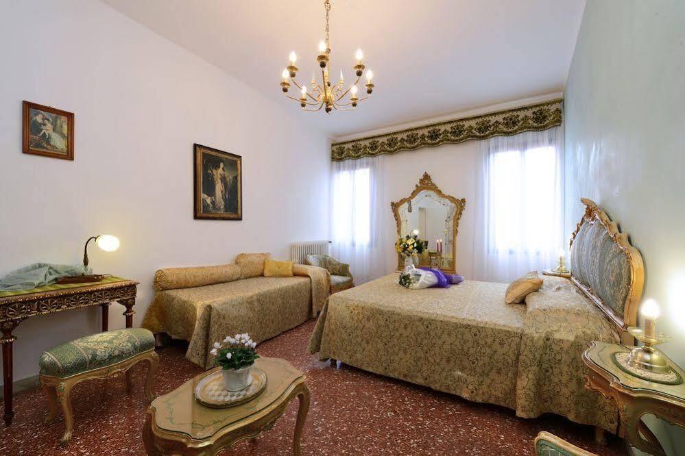 Hotel Mignon Venesia Bagian luar foto