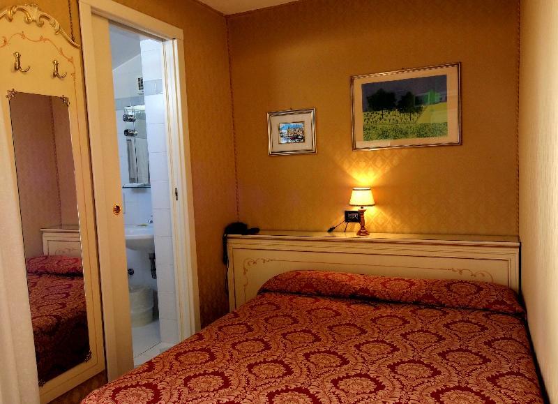 Hotel Mignon Venesia Bagian luar foto
